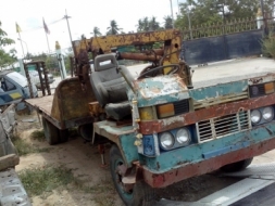 ขายรถเทเลอร์อีแต๋น เครื่องนิสสัน 100 แรงม้า เครื่องเคยติดจอดนานไปหน่อย ขายตามสภาพ ไม่มีเครนนะครับกำ