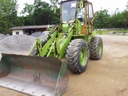 ขาย รถตัก CAT 910 40Y ปี 1986 เก่านอกเอกสารใบแจ้งจำหน่าย ขาย 800000 บาท พร้อมทำสีให้ใหม่ครับ ราคาต่