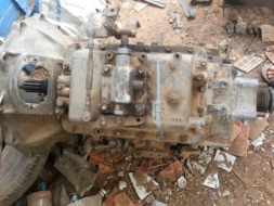 เกียร์ Hino 227 6 เกียร์เดินหน้า 1 เกียร์ถอยหลัง รอบจัด ราคาสามารถต่อรองได้คับ