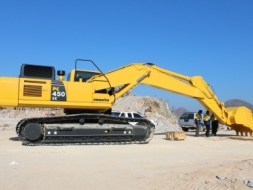 รถขุดKomatsu มาตราฐานสูง บริการเร็ว อะไหล่ถูก รับประกันนาน เครื่องจักรใหม่และมือสอง ติดต่อ สุรวุฒิ