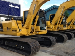 รถขุดKomatsu มาตราฐานสูง บริการเร็ว อะไหล่ถูก รับประกันนาน เครื่องจักรใหม่และมือสอง ติดต่อ สุรวุฒิ