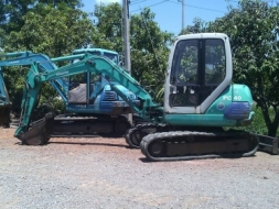 ขายด่วน KOMATSU PC40-7 เก่าญี่ปุ่น สภาพสวย พร้อมใช้ สนใจโทร 089-3818694 ดวงนภา