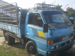 ขายรถหกล้อเล็ก ISUZU NKR 88 แรงม้า คัดซีส์ดี กระบะไม่ผุ คอกเหล็กแป็ปมีเสริมเหล็กฉาก ไม่มีทะเบียน ม