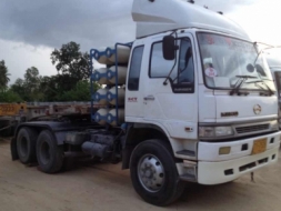 ขาย ครับฮีโน้ 2kเครื่องk13D เกรีย อีตั้น 800000 เอาไปเลยครับพร้อมหางครับ 0863147495ตี๋ครับ