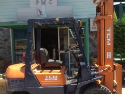 +++ ขายโฟล์คลิฟท์ T.C.M. FD25 ขนาด 2.5 ตัน เครื่องยนต์ดีเซล เสา 4 เมตร เกียร์ออโตเมติค ยางต