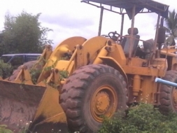 CAT 950 รถตักล้อยาง เอวอ่อน รถจอดไม่ได้ใช้งานขายตามสภาพนะครับ เครื่องยนต์แรงดีกำลังไม่ตกสภาพดียังใช้