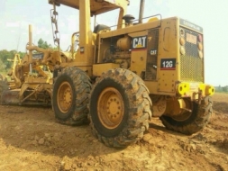 ขายรถเกรด cat รุ่น 12 G เอกสารพร้อมสภาพเต็ม อยู่โคราช ราคา 1,600,000โทร 087-9666599 คุณหนาม