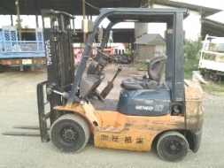 ขายรถฟอร์คลิฟ TOYOTA FG 15 รุ่น 7 นำเข้าจากญี่ปุ่น ติดต่อ ยุด 081-987-0866