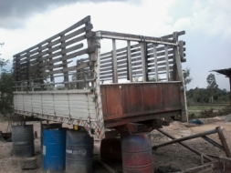 กระบะรถhino fb112 ยาว 4.50 กว้าง 2.10 ช่วงล่าง 76 พร้อมคอก