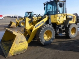 รถแบคโฮ 2006 KOMATSU WA-200-5 Wheel Loader สภาพดีพร้อมใช้งาน เอกสารพร้อม เครื่องจักรนำเข้าจากต่างประ