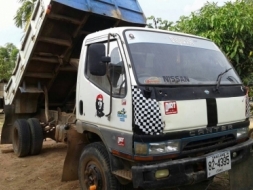 ขายดาว์น 165,000 บาท MITSU CANTER ปี40 เครื่อง 4D31-110 แรง เกียร์ฟูโซ่ใหญ่ F หน้า-หลัง แอร์มี พว