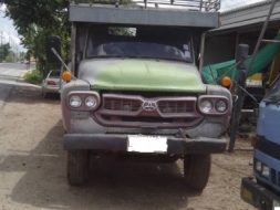 สิบล้อเพลาเดียว ฮีโน่ เครื่อง 185 แรง บรรทุกแบคโฮขนาด 200 ได้