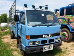 ขายISUZU NKR110แรง เครื่องดี แคชซีสวย สภาพพร้อมใช้งาน เอกสารพร้อมโอน  สนใจโทร 090-8588220คุณนะ 093-3