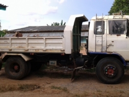 หกล้อดั้ม Hino