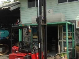 +++ ขายรถโฟล์คลิฟท์ไฟฟ้านั่งขับ 3 ล้อ ขนาด 1 ตัน เสา 3.8 เมตร แบตเตอรี่ 24 โวลต์ (ใช้กับร