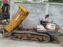 รถบรรทุก ดั๊มเปอร์ YANMAR: C25R แบบตีนตะขาบ เครื่องดีเซล 3 สูบ แทรคยาง = ราคา 145,000 บาท