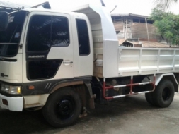 หกล้อดั้ม Hino 195 แรงม้า ตัดใจขายพ่อค้าจะไปนอก