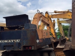 PW100-1 ล้อยาง เก่านอกไม่เคยใช้งานในไทย ราคา 800,000 บาท