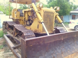 หกล้อ อีซุซุ 145แรง ดั้ม สภาพพร้อมใช้งาน ทะเบียนครบ มีหัวยาว 2คัน+แท็คเตอร์1คัน ราคา 600,000บ ราม3คั