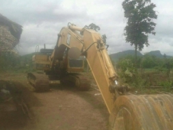 ขายCAT E 200 B สภาพสวยพร้อมใช้ ราคาต่อรองได้ ติดต่อได้ที่คุณ อ๊อฟ พิจิตร 086-737-9991