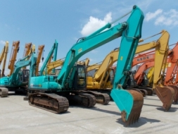 มาแล้ว รถขุดKOBELCO นำเข้าจากญี่ปุ่นโดยตรง SK200-6ES