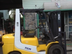 +++ ขายโฟล์คลิฟท์ T.C.M. FD25 (รุ่นใหม่) T6 ขนาด 2.5 ตัน เครื่องยนต์ดีเซล เสา 3 เมตร งา