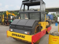 ขายรถบด DYNAPAC รุ่น CC422 สภาพสวยพร้อมใช้งานค่ะ