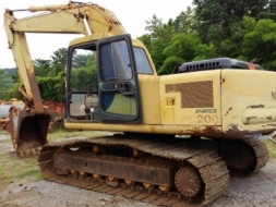 ขายรถแบคโฮkomatsu..pc200-6.ชีเรี่ยน8หมื่นกว่ามีเลมทะเบืยน