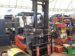 ขาย รถยกไฟฟ้า TOYOTA 5FBE15 รหัสสินค้า : 80802298 Line ID: nihonmono หรือเพิ่มเติมไดที่ www.nihonmo