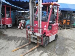 รถยกไฟฟ้า TOYOTA 3FB7 รหัสสินค้า : 13001381 Line ID: nihonmono หรือเพิ่มเติมไดที่ www.nihonmono.co