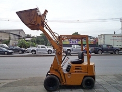 ขายรถตักโคมัสสึ 700 กิโล มีบุ๋งกี เครื่องเบนซิน ล้อหน้าคุ่ พวงมาลัยเพาเว่อร์ สีเดิมจากนอก นำเข้าจ