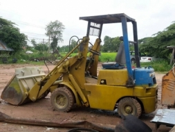 พิเศษ 79,000 รถตักล้อยาง Komatsu SD10-3 สภาพพร้อมใช้ คุ้ม