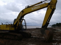 KOBELCO SK 200 MARK 3 เครื่องดี ปั๊มเดิม สภาพพร้อมใช้ ช่วงล่างดี เอกสารเล่มทะเบียนครับ