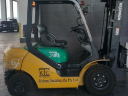 จำหน่าย Forklift ดีเซล KOMATSU FD25NT-16 เสา 4.5 เมตร 3 stage ติด side-shift งายาว 1.2 เมตร