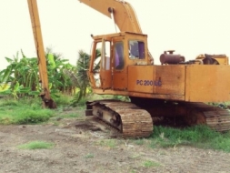 ขายรถแบคโฮ pc200lc