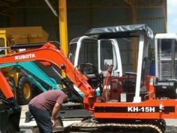 ขายรถขุดKUBOTA KH15H (เท่ากับPC30 ) รถเก่านอกแท้ มีใบอินวอย ราคา200,000บาท ต่อรองได้ สนใจติดต่อ099