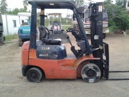 ขายรถฟอร์คลิฟ TOYOTA FG 14 รุ่น 7 นำเข้าจากญี่ปุ่น ติดต่อ ยุด 081-987-0866