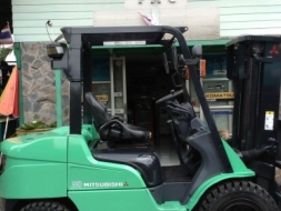 +++ ขายโฟล์คลิฟท์ MITSUBISHI FD30 รุ่นใหม่ (รถนอก สภาพ 90 %) ขนาด 3 ตัน เครื่องยนต์ดีเซล