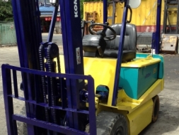 +++ ขายโฟล์คลิฟท์ไฟฟ้านั่งขับ KOMATSU 2.5 ตัน รุ่น EX-7 แบตเตอรี่ 550 Ah เสา 3 เมตร ฟูล