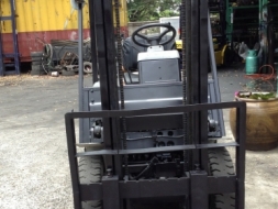 +++ ขายโฟล์คลิฟท์ KOMATSU FG15-15 ขนาด 1.5 ตัน เครื่องยนต์เบนซิน ติดแก๊ส เสา 3 เมตร เกียร