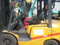 ขายรถ tcm ขนาด 2.5 t3 ตัน ดีเซล เกียร์ ออโต้