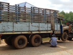 ฝากขายสิบล้อหน้ายาวสองเพลา