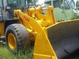 ขายรถตักล้อยาง TCM L 32 หัวเก๋งสวยเก่านอกเอกสารพร้อมราคา2,250,000 090-772-3710 090-772-3708