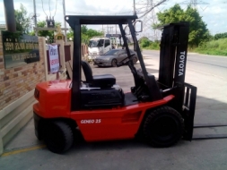 ขายรถโฟล์คลิฟท์ TOYOTA 4FD25 เสาฟูลฟรีเข้าตู้ 3 เมตร