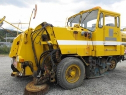 รถกวาดถนน นำเข้าจากญีปุ่นสภาพสวย พร้อมใช้งาน