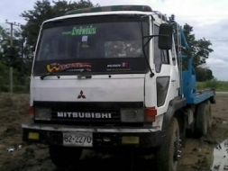 ขายรถเทนเลอร์สิบล้อ MITSUBISHI 2เพลาหางใหญ่รถสวยพร้อมใช้ราคา550,000 090-772-3710 090-772-3708