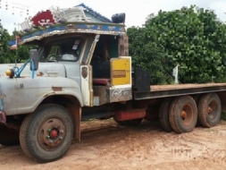 ขาย10ล้อ2เพลา เกียร์สโลว์กลาง หางท้ายเป็ดลาก200 hino eh700 170แรง แชชซีสวย เครื่องดี เพาเวอร์ สภาพพร