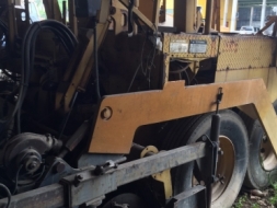 รถปูยาง สภาพไม่พร้อมใช้งาน..