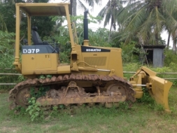 ขายรถแทรกเตอร์ KOMATSU D37 P (6D95)