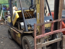 +++ ขายโฟล์คลิฟท์ KOMATSU FD30-11 ขนาด 3 ตัน (ขายตามสภาพ รถพร้อมใช้) เครื่องยนต์ดีเซล เสา 3